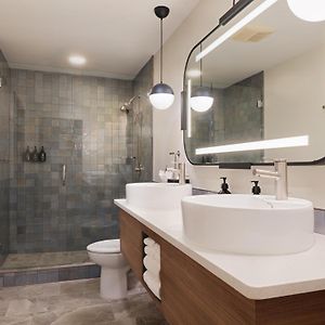King Executive Suite